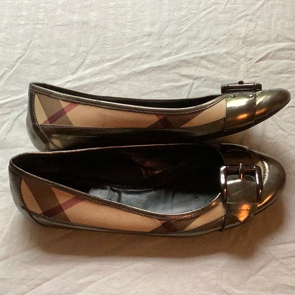 Burberry flats 7.5 - Picture 2 of 5